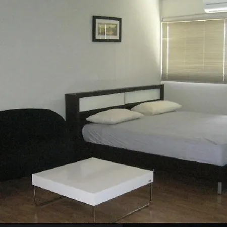 Room In Guest Room - Well Come To Dmk Don Mueang Airport Guest House Bangkok Thailand